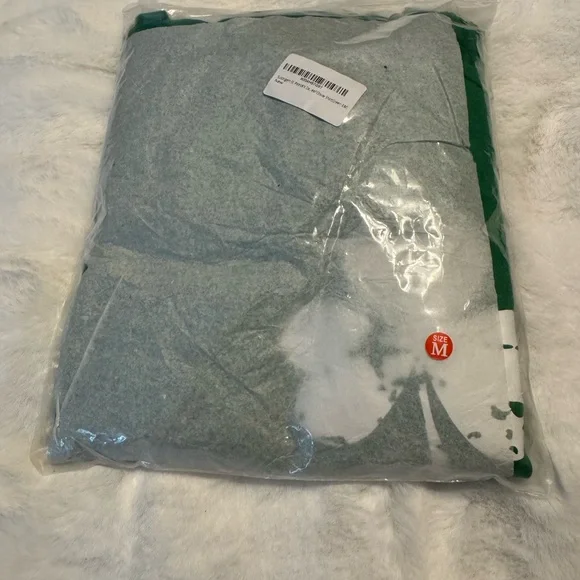 NWT Green Shamrock Sweatshirt - Picture 6 of 6